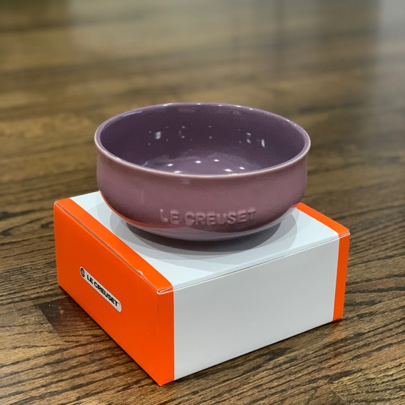 New Le Creuset Mauve Pink Medium Flora Bowl - Picture 1 of 4